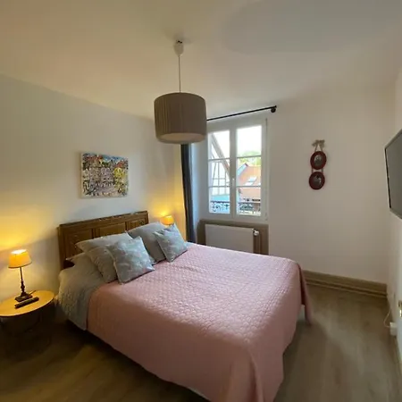 L'ours De - En Centre Apartment *